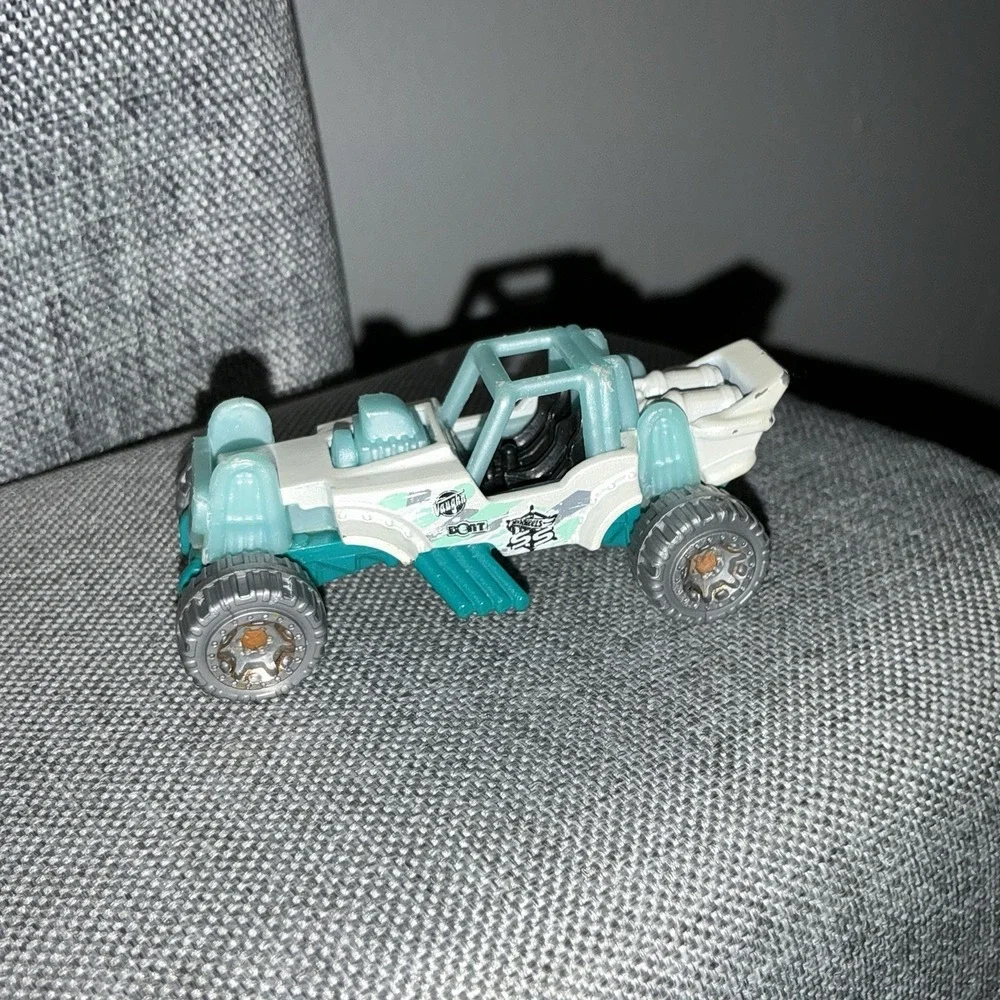 2016 HOT WHEELS‎ MOUNTAIN MAULER WHITE 1:64 DIECAST 2 1/2